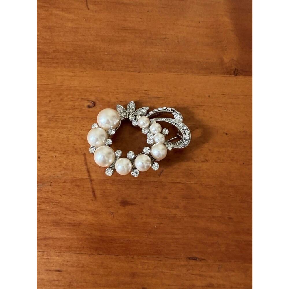 Silver Tone Faux Pearl Rhinestone Wreath Brooch Vintage Style Timeless Feminine